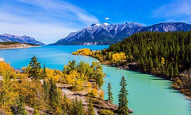 Berge und See in Kanada