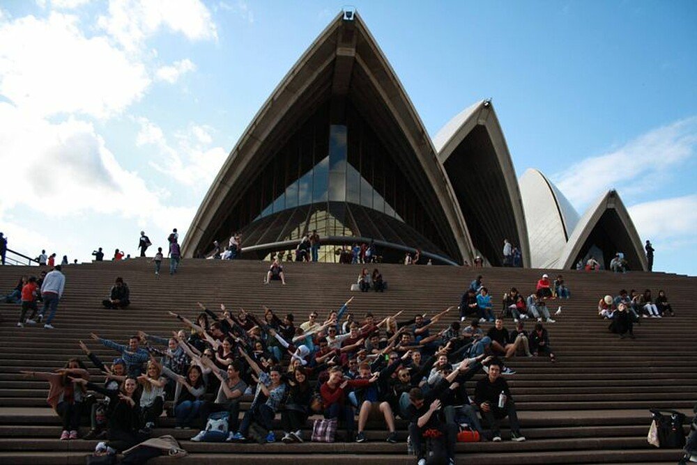 Gruppenfoto vor der Opera in Sydney